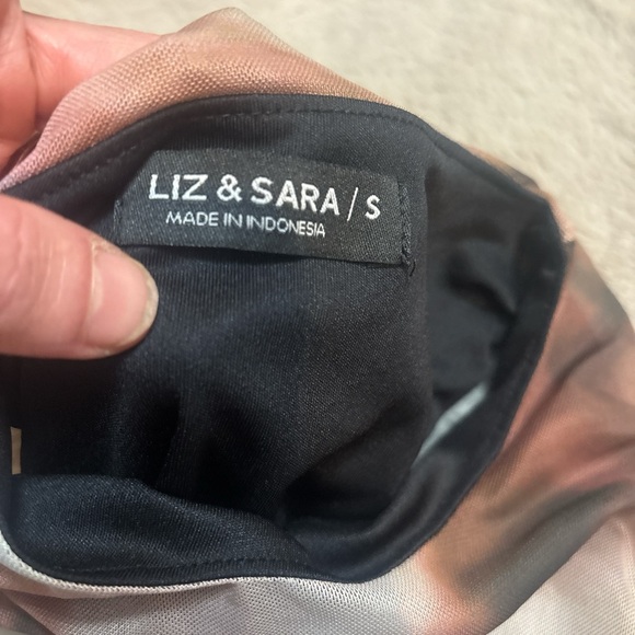 Elegant Abstract Maxi Dress in Earthy Tones - Picture 2 of 2